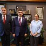 Başkan Başdeğirmen’den Cumhurbaşkanı Erdoğan’a gül takdimi – Birlik Haber Ajansı