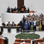 Hayırdır Özgür Bey, darbe mi düşünüyorsun – Birlik Haber Ajansı