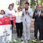 Jeffries: Amerikan halkı Epstein gerçeğini bilmek zorunda – Birlik Haber Ajansı