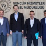 Gökyüzündeki sıralı ışıklar Aksaray’da şaşkınlık yarattı